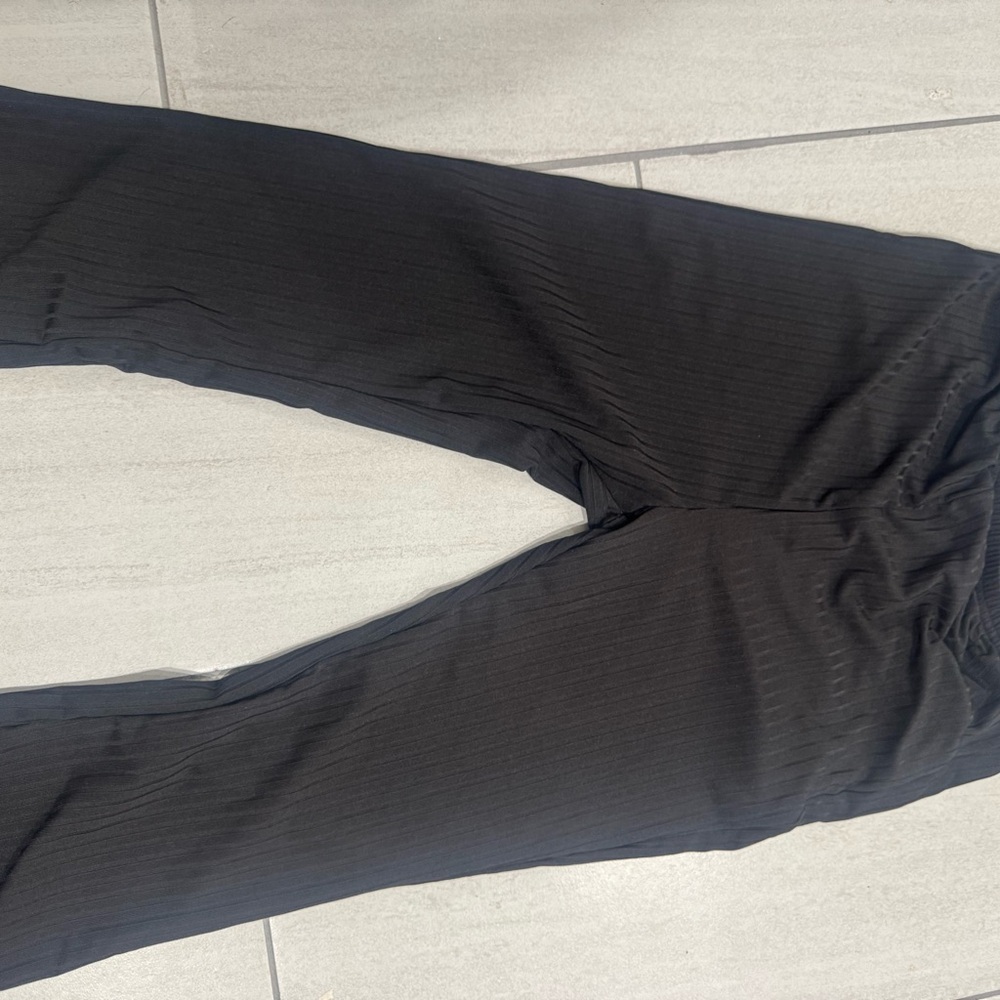 women black flowey pants